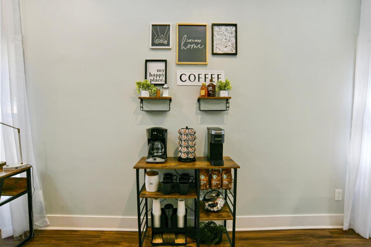 Sun Lit Modern Home With Good Vibes And Lots Of Coffee - Designedbydom Atlanta Extérieur photo