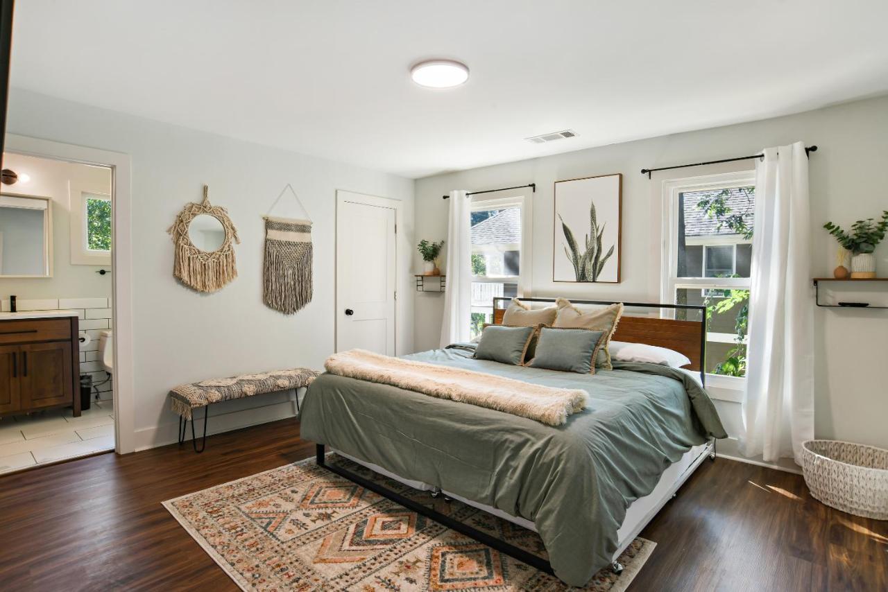 Sun Lit Modern Home With Good Vibes And Lots Of Coffee - Designedbydom Atlanta Extérieur photo