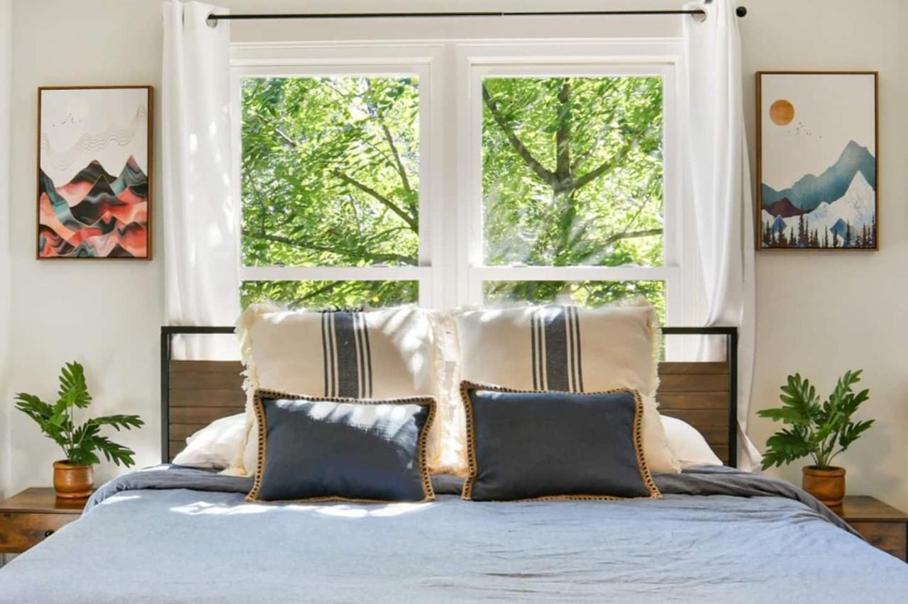 Sun Lit Modern Home With Good Vibes And Lots Of Coffee - Designedbydom Atlanta Extérieur photo